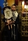 Rabbiner Zsolt Balla in der Leipziger Synagoge mit Torarolle