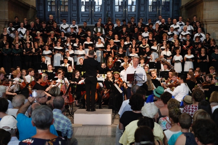 Großer Chor im Hauptbahnhof Leipzig