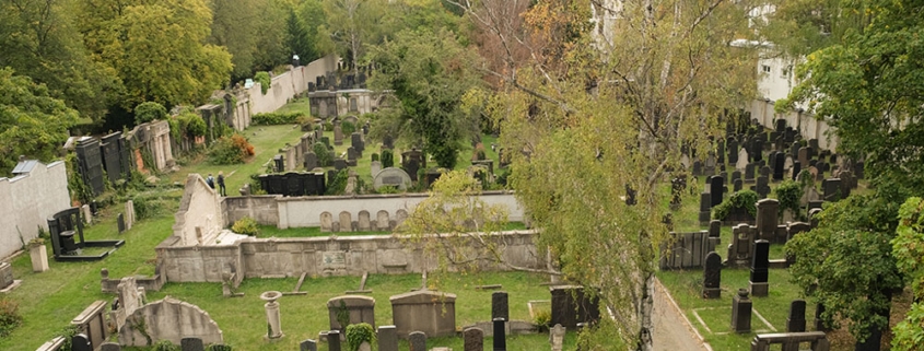 Ansicht einiger Gräber auf dem Alten Israelitischen Friedhof zu Leipzig